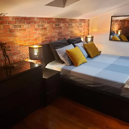 Room With Private Wc With Free Parking